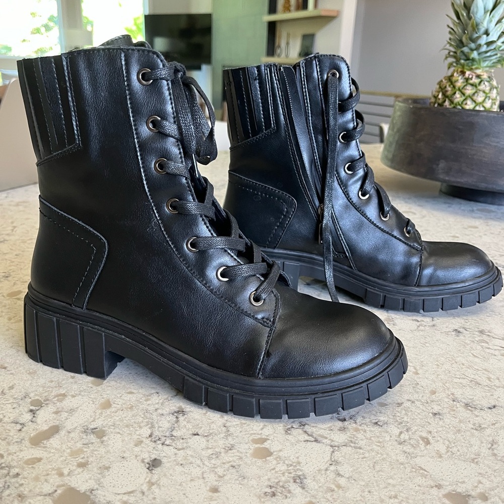 Blondo Black Lace-Up Lug-Sole Combat Boots